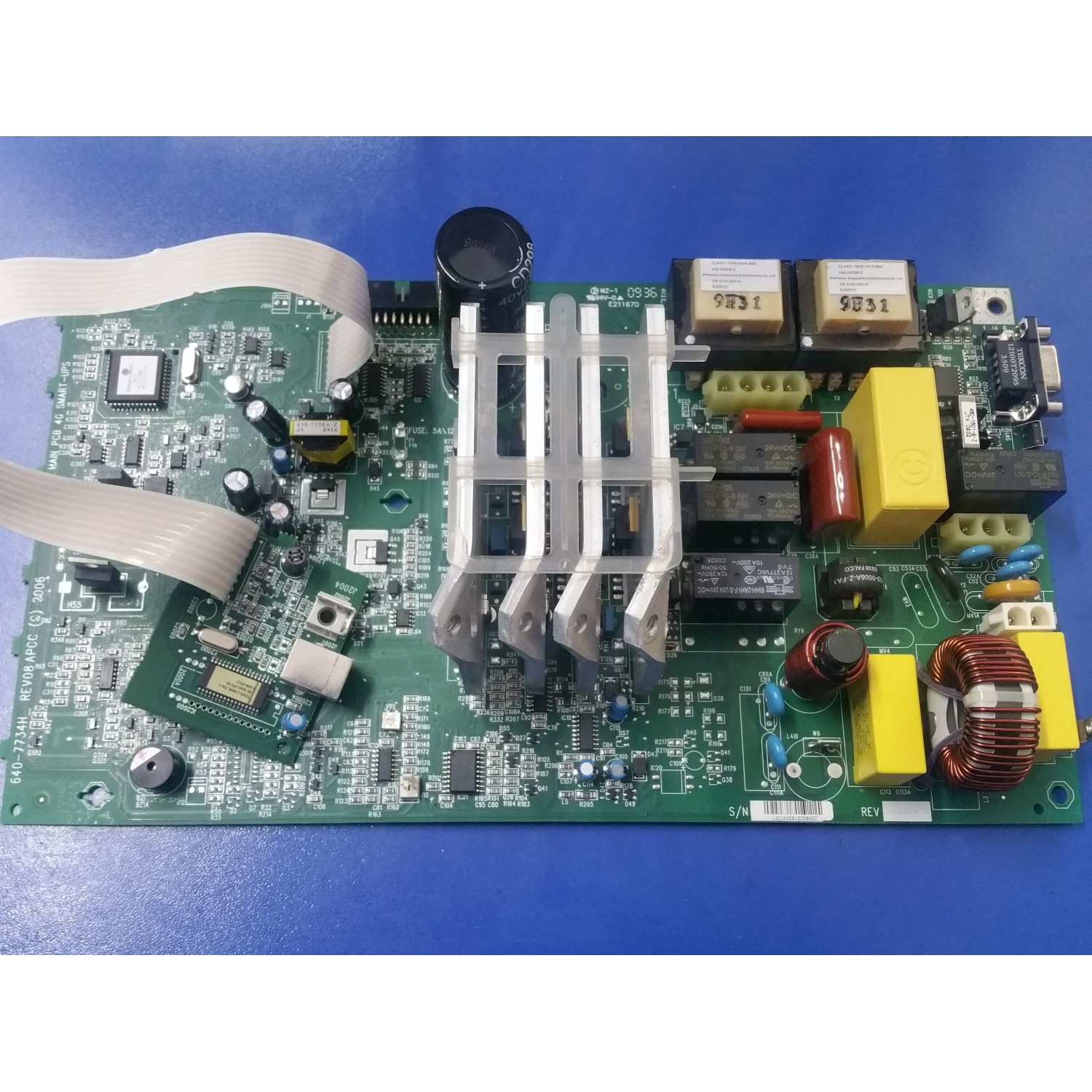 Placa de baza UPS APC 640-7734h Rev 08 SUA1500rm2u SUA1500i UPS-uri & Stabilizatoare
